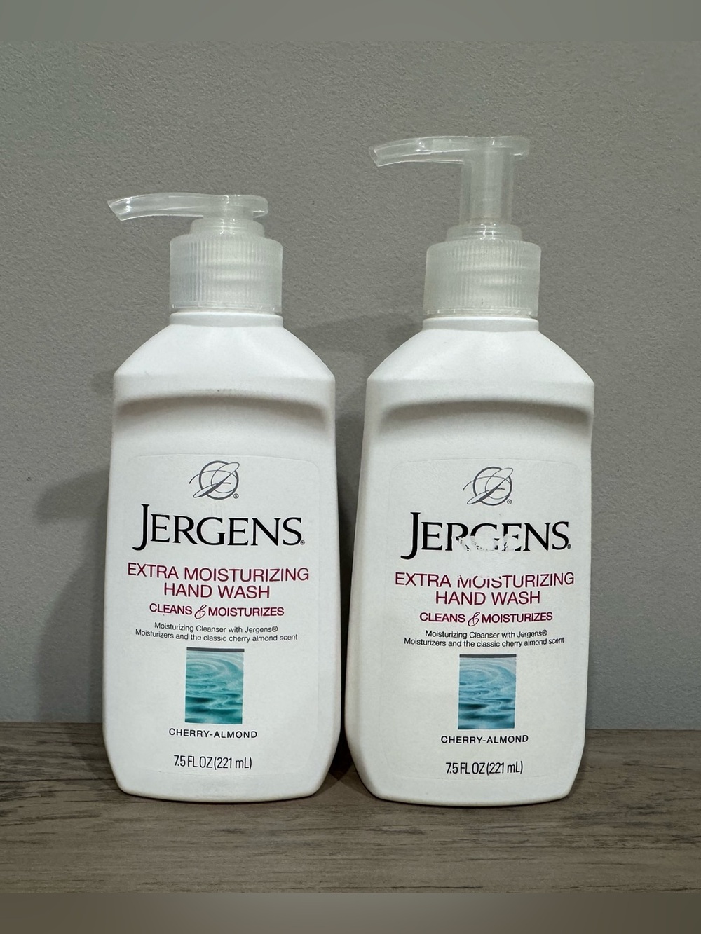 X2 Jergens Extra Moisturizing Hand Wash, Cherry Almond, Cleans Moisturizes 7.5oz